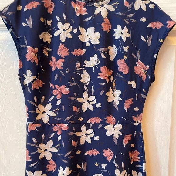 NAVY FLORAL CAP SLEEVE BACK ZIPPER DRESS SHEIN SIZE SMALL - Picture 2 of 5